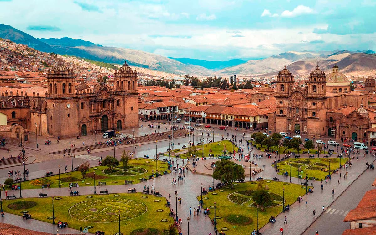 Plaza-de-Armas-Cusco